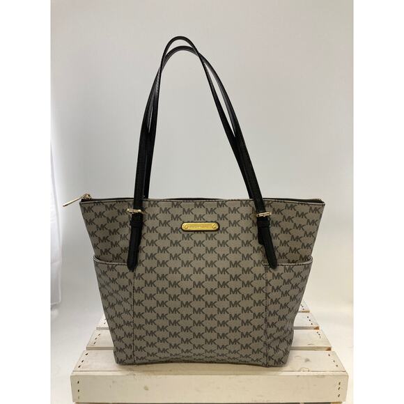 MICHAEL KORS, GRAY BLACK LEATHER SIGNATURE PRINT SHOULDER BAG - Picture 2 of 15